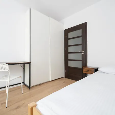 Cynarskiego 2-bedroom Apartment *