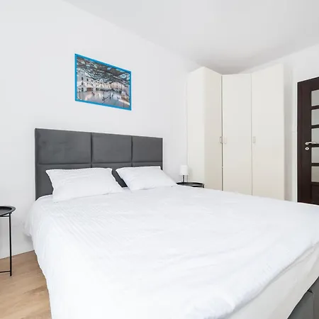 Cynarskiego 2-bedroom Apartment Lodz